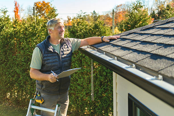 Professional Metal Roofing technician working in Lowell, OR